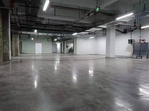 金剛砂耐磨地坪的施工準備與流程 金剛砂耐磨地坪的施工準備與流程